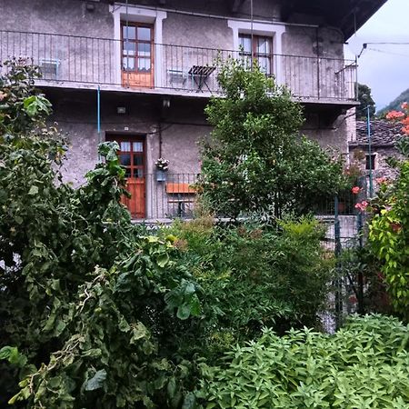 ポン・サン・マルテン La Casa Antica Bed & Breakfast エクステリア 写真